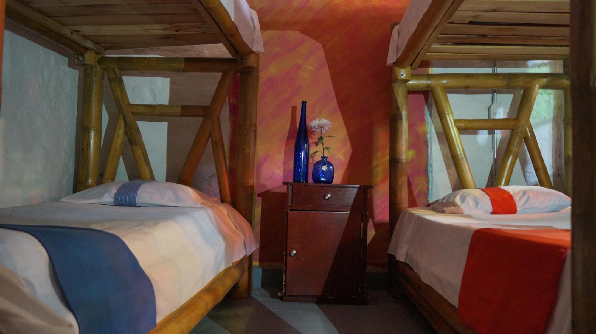 Lima Limon Candelaria Hostel Bogota Exterior photo